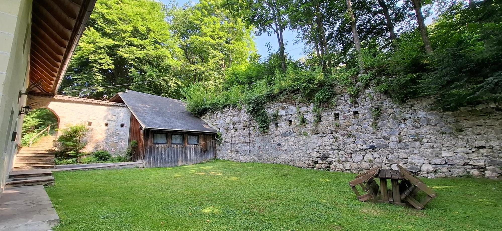 Ferienwohnungen Schloss Wasserleonburg Nötsch Quarto foto